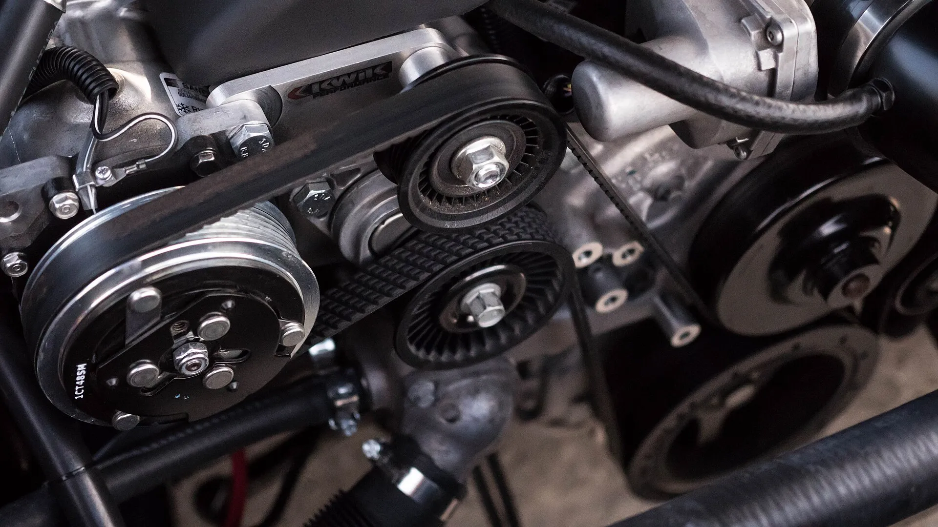 Motor de un carro revisado en el taller